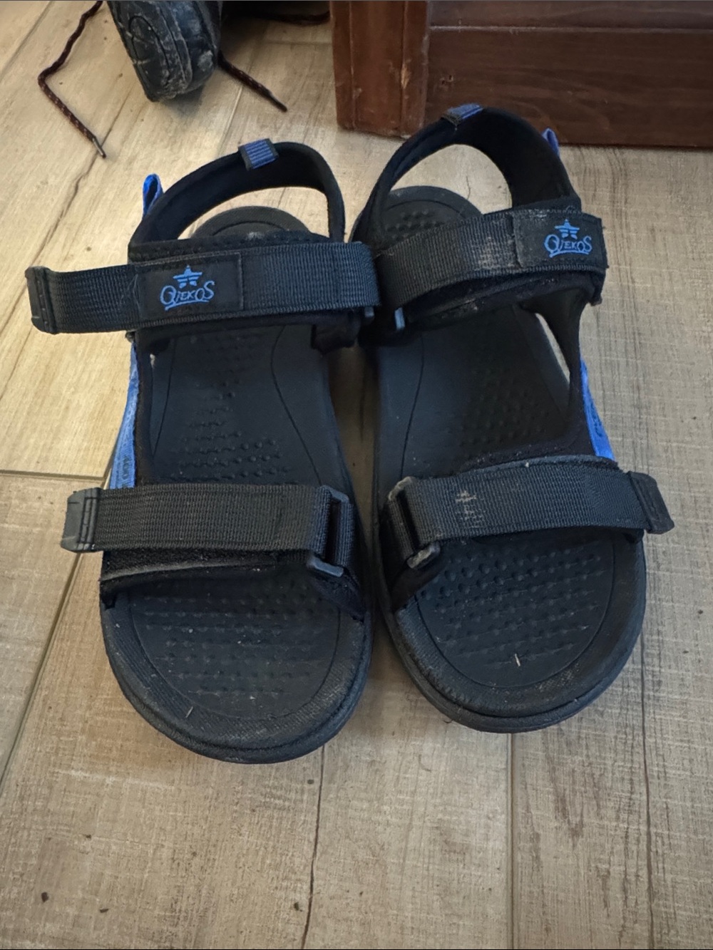 Amazon Kids Black and Blue Open-Toe Adjustable Sandals
